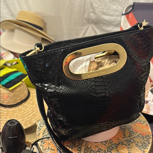 MICHAEL Michael Kors Black and Gold Shoulder Bag - Picture 4 of 10